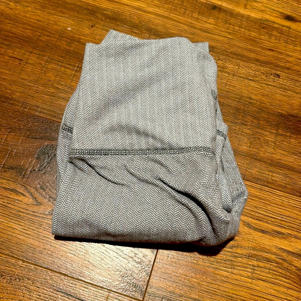 Lululemon size 6